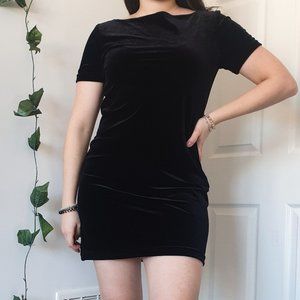 VINTAGE BLACK VELVET DRESS